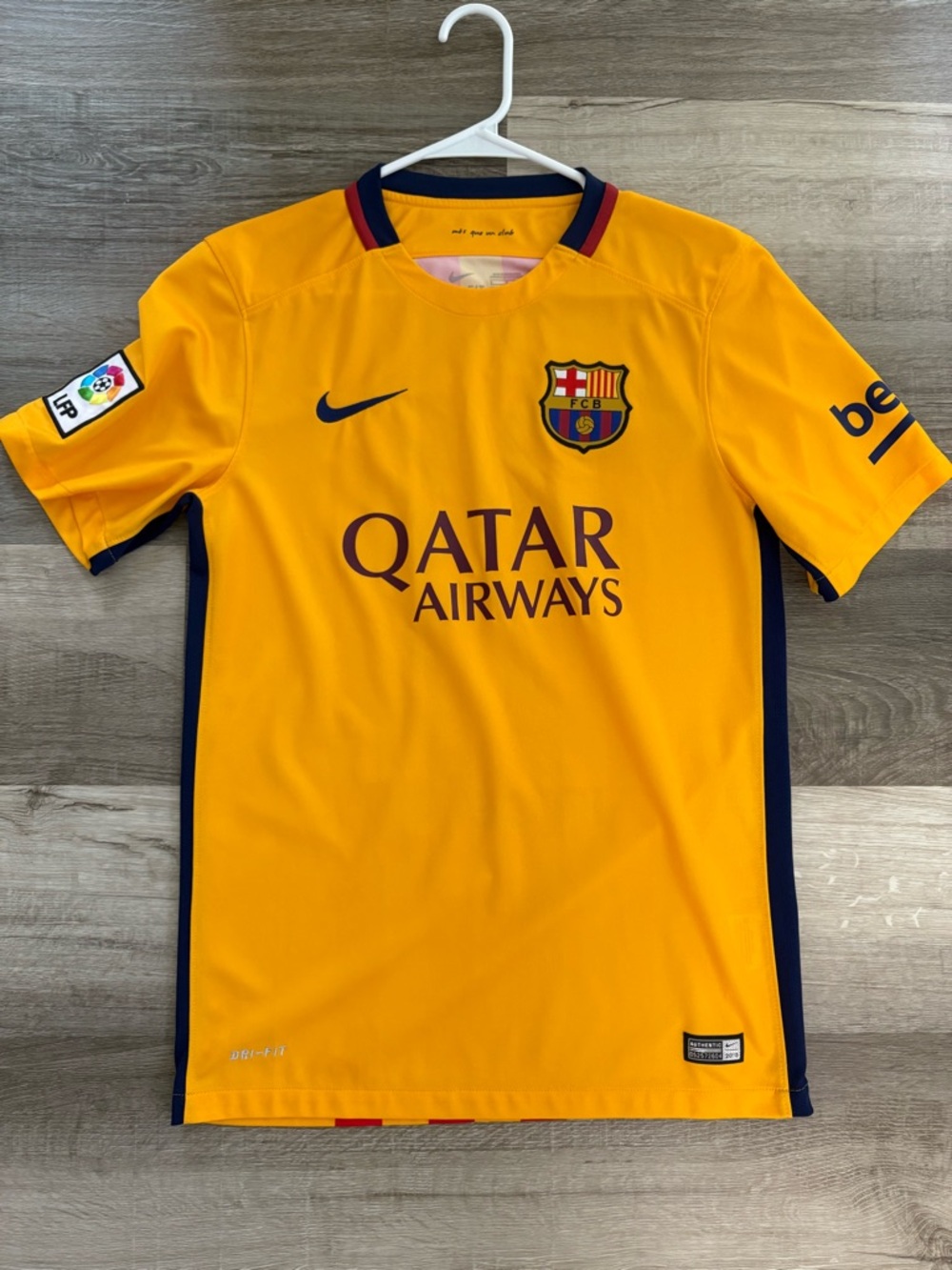 FC Barcelona Yellow Nike Neymar Jr Jersey 2015 Men’s Small